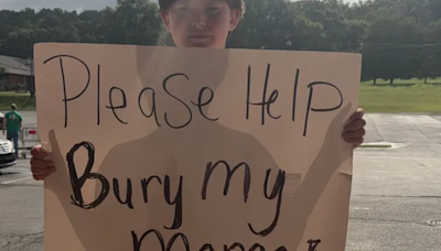 Boy, 11, stands by railroad tracks for two days asking others to ‘please help bury my mama’ in heartbreaking scene