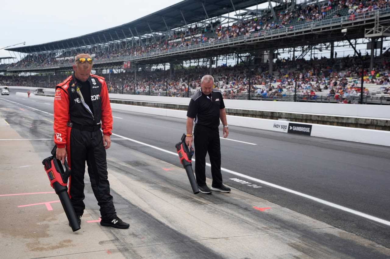 Indianapolis 500 starts after 4-hour rain delay with Kyle Larson in the field