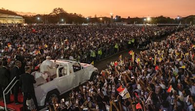 Estimated 600,000 people attend Mass with Pope Francis in East Timor