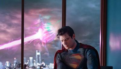 SUPERMAN: James Gunn Reveals First OFFICIAL Look At David Corenswet's MAN OF STEEL Suit