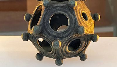 12-sided Roman relic baffles archaeologists, spawns countless theories