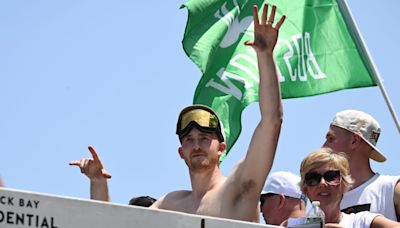 Sam Hauser Explains Viral Moment at Celtics' Championship Parade