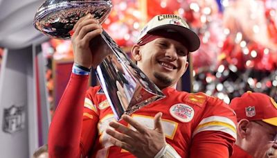 Mahomes joins rookies, select veterans at Chiefs camp and chase a 3rd straight Super Bowl title