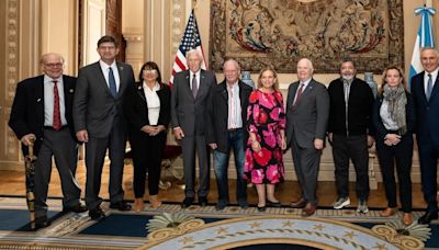 Visita clave de la CGT a la embajada de EEUU: el apoyo al diálogo con el Gobierno y un aval al rol de los sindicatos