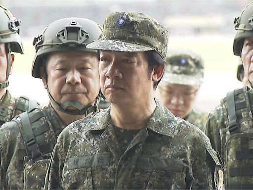 上任首漢光演習! 賴總統下機"西裝換軍服"親視導