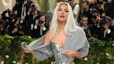 Todo el mundo habla de la cintura de Kim Kardashian en la MET Gala: repasamos sus otros 'looks' que impactaron en esta fiesta