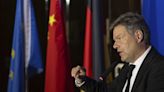 Habeck Urges China to Stop Circumventing EU Sanctions on Russia