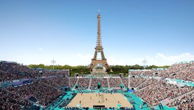 巴黎奧運特色場館率先看：薰衣草紫賽道 艾菲爾鐵塔前打沙灘排球