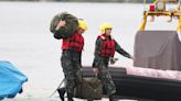 陸軍特戰部大鵬灣海上傘訓 3特戰女隊員從天而降成「嬌點」