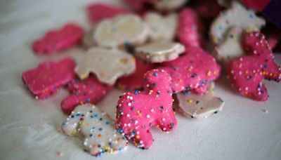 Turn Frosted Animal Crackers Into Milk For A Nostalgic Treat