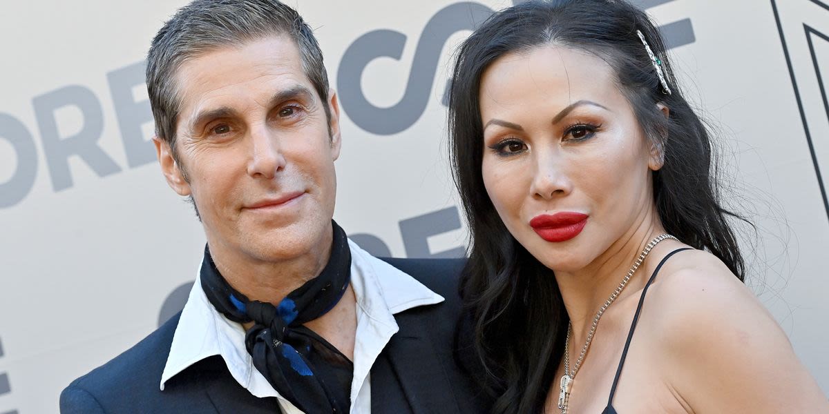 Perry Farrell’s Wife Gives Her Account Of The Jane’s Addiction Fight, And It’s Weird