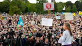 De protestar en solitario a movimiento global: Cinco años de Viernes por el Futuro en imágenes