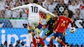 La lupa sobre la gran polémica de la Eurocopa en la prórroga de España-Alemania: la mano de Cucurella en el área que el VAR no cobró
