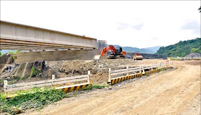 大漢溪左岸 新設石門水庫清淤道路