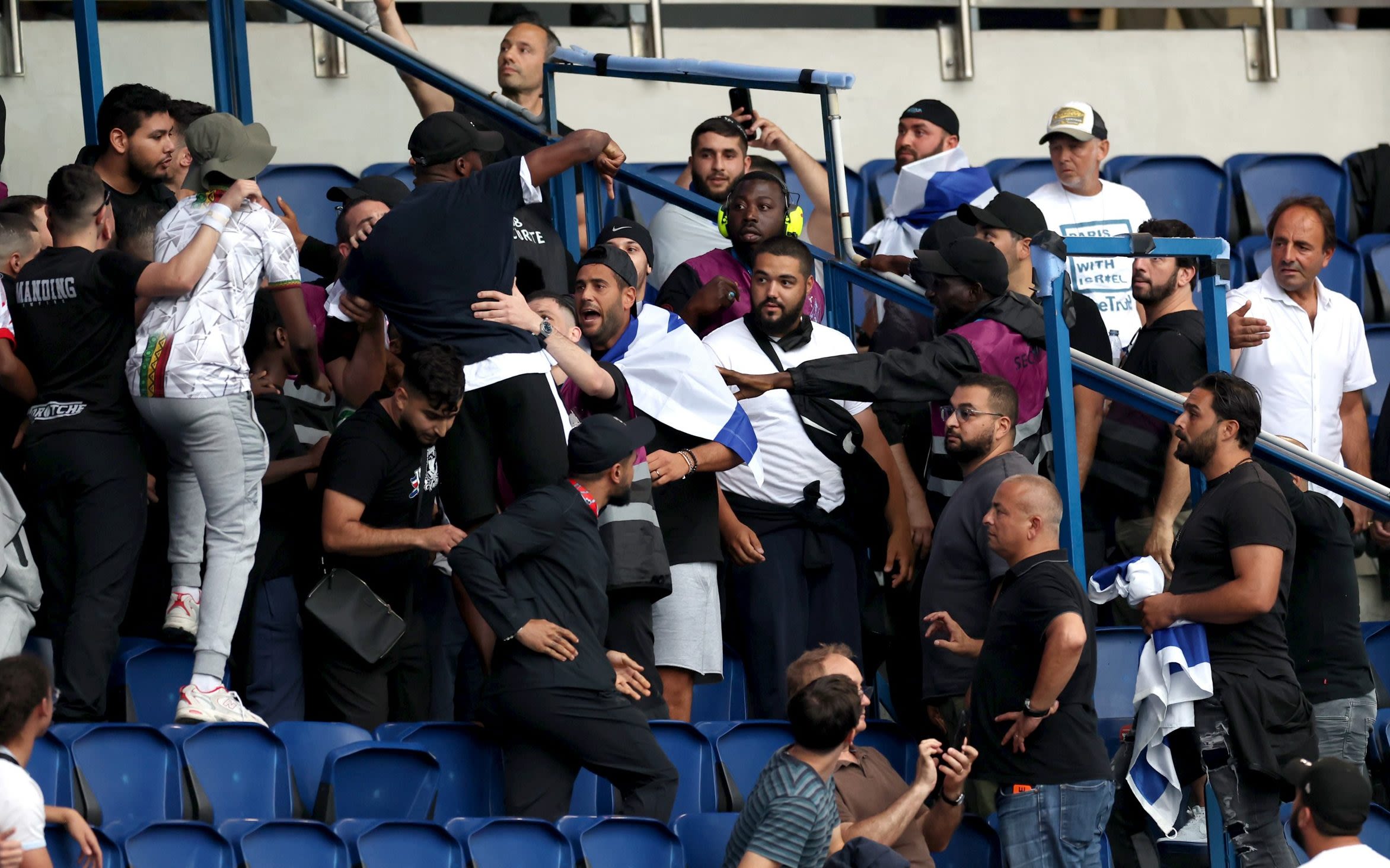 Police defuse scuffles in crowd during Israel’s first outing at Paris Olympics