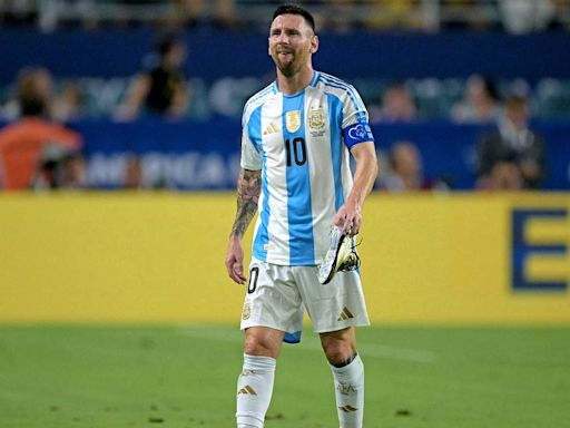 Lionel Messi 'told to apologize for racist chants by Argentine squad'