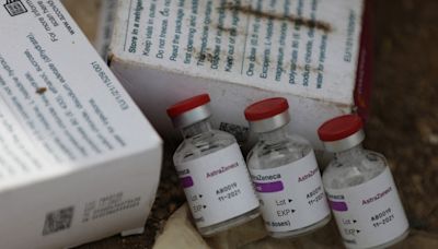 Vacuna covid AstraZeneca será retirada a nivel mundial: Telegraph
