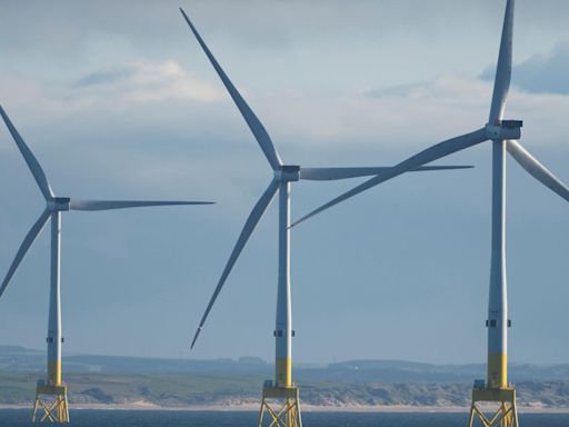 Labour teams with Crown Estate to boost wind energy