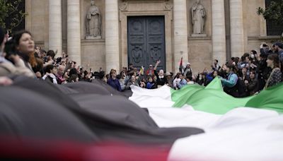 Los estudiantes franceses se manifiestan a favor de Palestina en la Sorbona