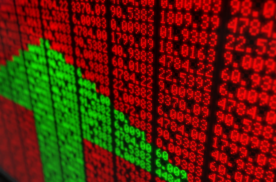 Should You Invest in the Fidelity MSCI Energy Index ETF (FENY)?