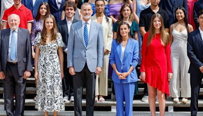 Leonor y Sofía aparecen por sorpresa en una audiencia de los Reyes con alumnos de su internado galés