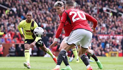 Con los arqueros como figuras, Manchester United y Burnley pagaron con un empate sus errores