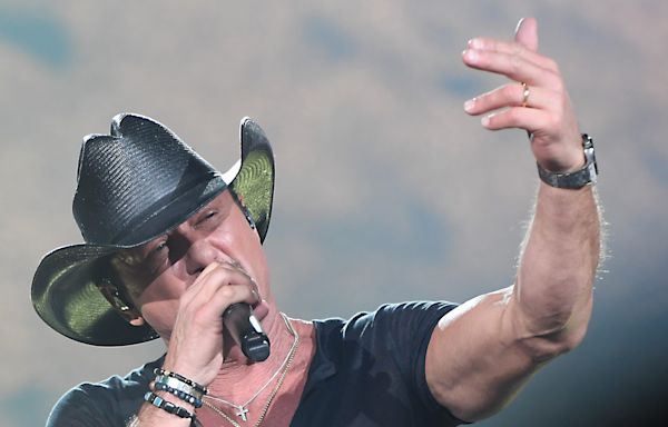 Tim McGraw was stoic, strong and classy at the 'Standing Room Only' concert in Greenville