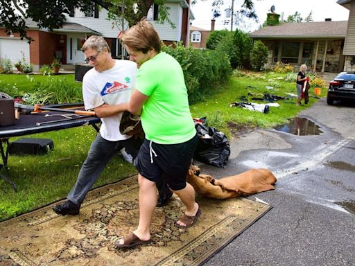 Quebecers experience delays in reaching insurance companies post-flooding