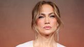 Jennifer Lopez cancela su gira para estar con su familia