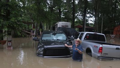 Hundreds rescued from flooding as waters continue rising in Houston