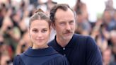 Jude Law y Alicia Vikander, Enrique VIII y Catherine Parr, la historia toma Cannes