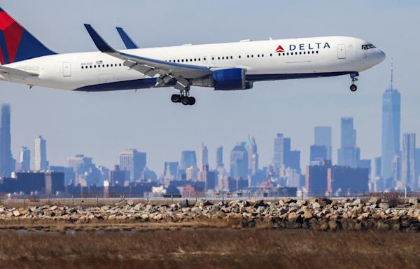 Exit slide emergency forces Delta flight to return to NYC's John F. Kennedy International Airport