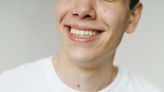 Mewing: Las consecuencias que puede tener esta tendencia para la salud dental