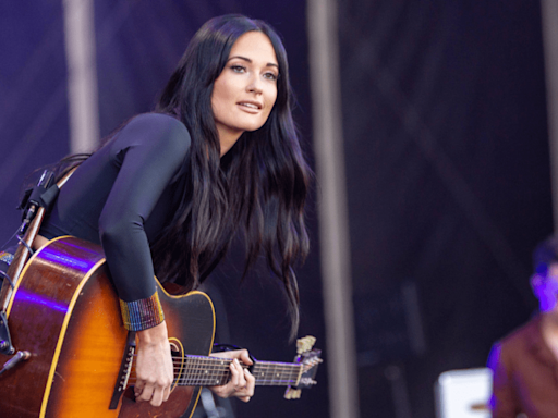 Fans Beg for Explanation as Kacey Musgraves Bares It All in New Pic