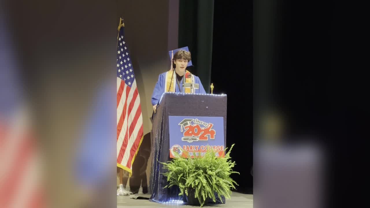 Valedictorian gives powerful speech hours after dad's funeral