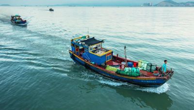 China seizes Taiwan boat with crew for illegal fishing