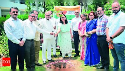 Punjab Governor starts plantation drive to commemorate 25 years of Kargil victory | Chandigarh News - Times of India