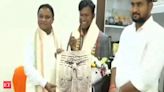 Odisha CM felicitates Sudarsan Pattnaik for winning gold at International Sand Sculpture Championship - The Economic Times