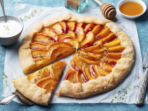 « Cette tarte deviendra un incontournable de vos vacances » : Christophe Michalak revisite le fruit star de l’été avec une recette simplissime