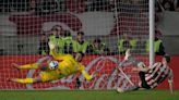 Copa Sudamericana: Estudiantes bailó a Corinthians, pateó 30 remates, pero solo ganó 1 a 0 y luego quedó eliminado por penales