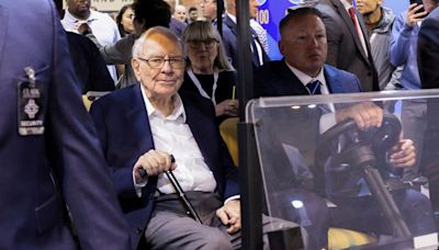 Warren Buffett donates record $5.3 billion Berkshire shares to charity