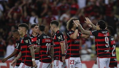 Flamengo golea al Atlético Mineiro y amplía la ventaja como líder