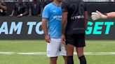 El complicado regreso del Kun Agüero al fútbol: derrota de su equipo y fuerte discusión con un rival