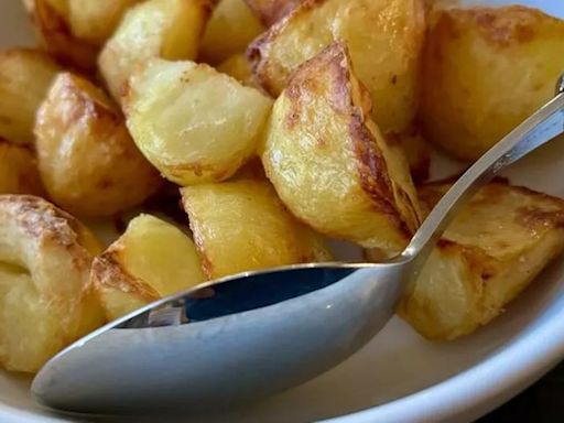 Mary Berry's crunchiest roast potato recipe with a 12p twist