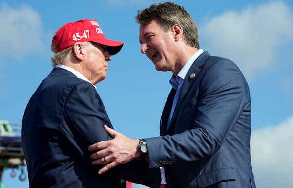 Trump takes a debate night victory lap at Virginia rally