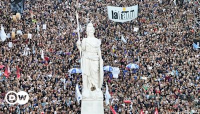 Proteste in Argentinien: Wie angezählt ist Präsident Milei?