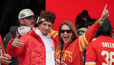 Chiefs QB Patrick Mahomes' Mom 'Could Use Prayers' After Major Announcement