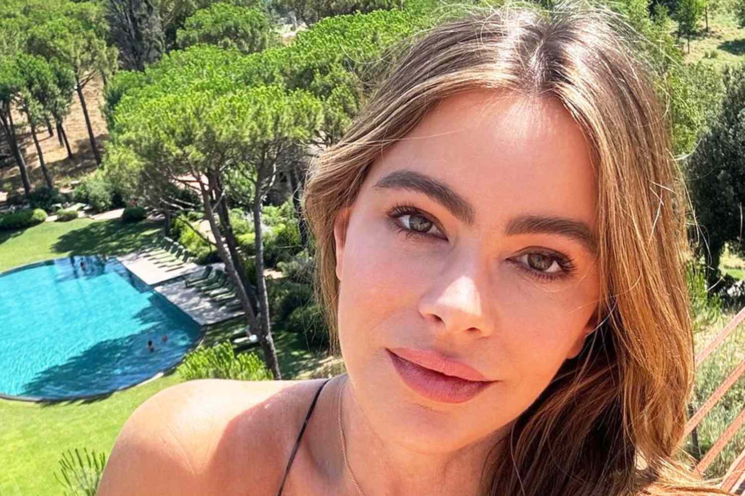 Sofía Vergara Posts Fresh-Faced Vacation Photos: See Her Pared Down Look