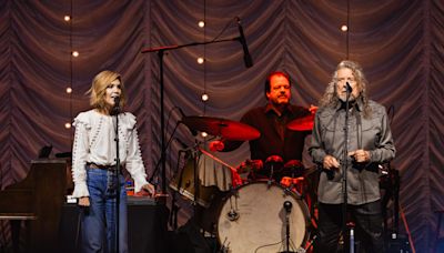 Robert Plant, Alison Krauss are a bewitching pair onstage with Zeppelin and their own songs