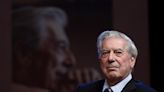 El escritor Mario Vargas Llosa es hospitalizado por Covid-19